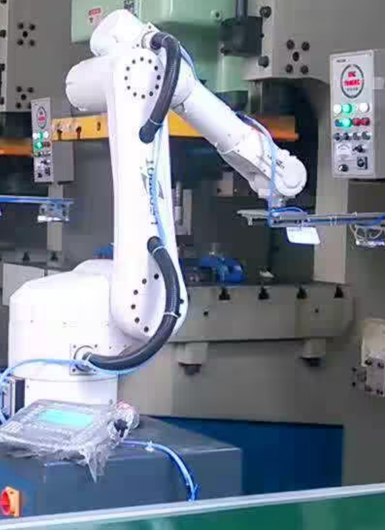 爾必地上下料機器人案例