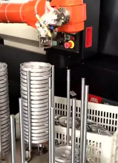 爾必地機床上下料機器人作業(yè)案例